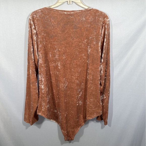 NWT Ava & Viv [ Plus Size 1X ] Long Sleeve Velvet Bodysuit‎ in Pink Peach - Picture 6 of 12